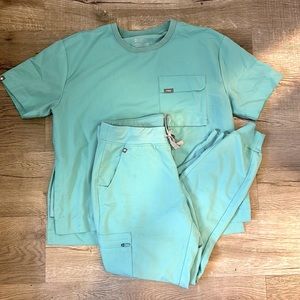 FIGS Women’s Scrub Set Top Medium / Zamora Jogger Pants M Aqua *Limited Edition